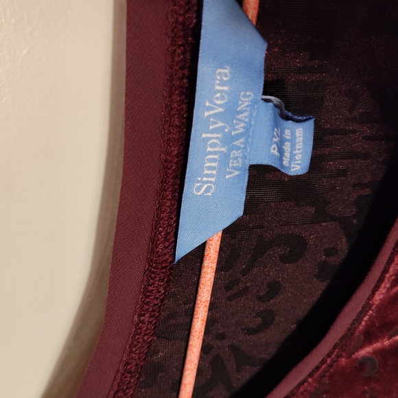 Simply Vera Wang top - Picture 4 of 7